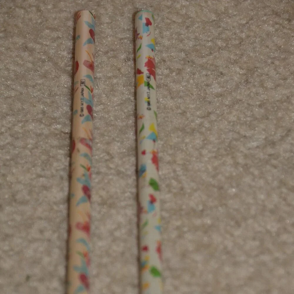 2 VINTAGE COLLECTIBLE UNUSUAL 1985 Japan FLOWER PEARL #2 LEAD UNSHARPENED PENCIL